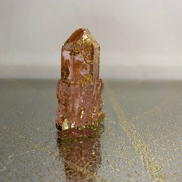 [❌]  Light pink crystal cluster with gold flakes inside 💖 - Picture 10 of 16